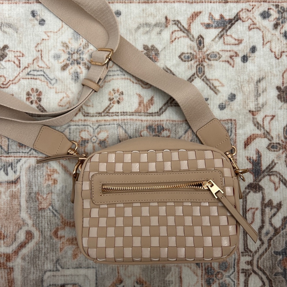 Universal Thread Crossbody Bag